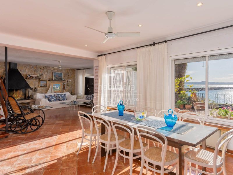 Foto 5ac93448-9f7a-4ea2-a84b-fa62618dc2a3. Xalet amb calefacció aparcament a l´Estartit poble Estartit