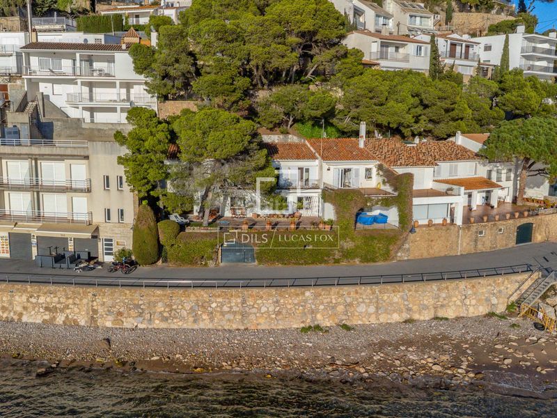 Foto 9735f995-3b46-45a7-a7c5-08c48d441700. Xalet amb calefacció aparcament a l´Estartit poble Estartit