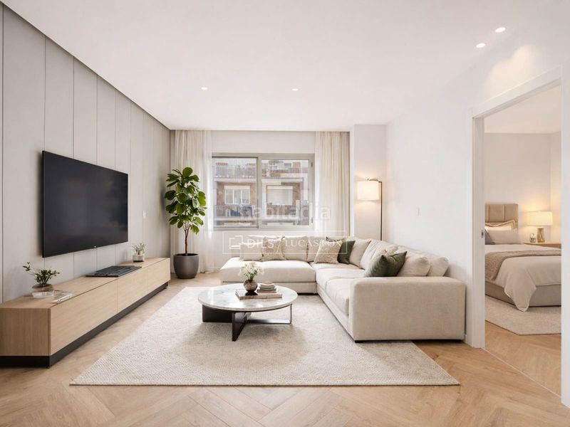 Piso en excelentes condiciones de 3 dormitorios con 7m terraza en venta en eixample derecho en Barcelona