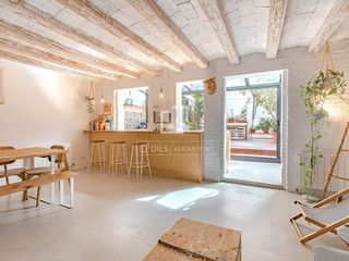 Etagenwohnung in Dreta de l´Eixample. Piso en excelentes condiciones de 3 dormitorios con 45m terraza