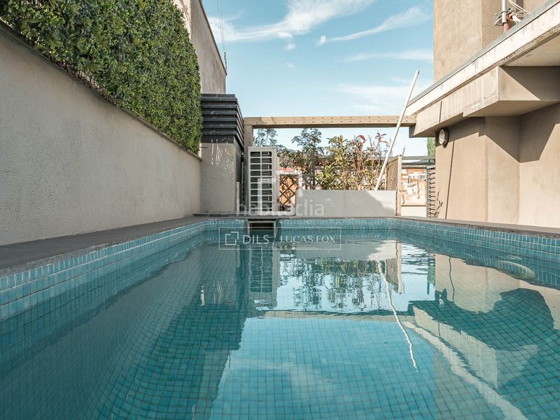 Foto 01c40fd0-2f4c-4f1a-a4b7-204245b3af16. Àtic amb calefacció aparcament piscina a Putget - Farró Barcelona
