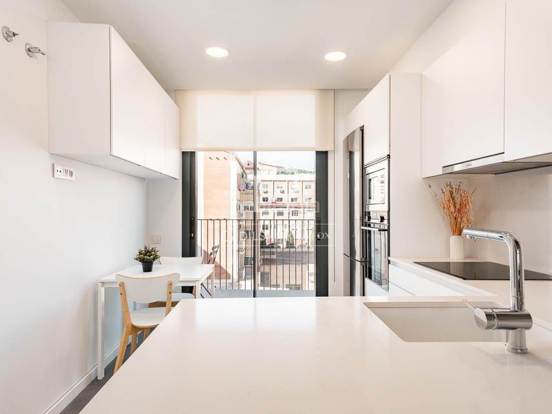 Foto 4b046cb4-0f4f-4abc-9fc3-70cb841d85c1. Àtic amb calefacció aparcament piscina a Putget - Farró Barcelona