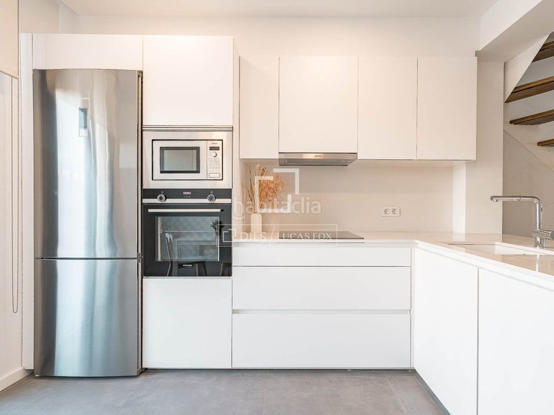 Foto 5aaee7bb-09d6-490a-a1f0-e192d176b6f8. Àtic amb calefacció aparcament piscina a Putget - Farró Barcelona