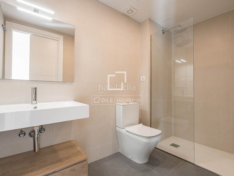 Foto 5fe89679-d229-4e9f-a4d4-85e54c9881d2. Àtic amb calefacció aparcament piscina a Putget - Farró Barcelona