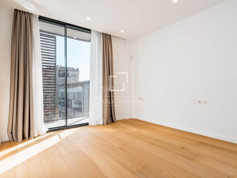 Foto 6467e7dc-9584-4b2f-85cf-2a02f83f9033. Àtic amb calefacció aparcament piscina a Putget - Farró Barcelona