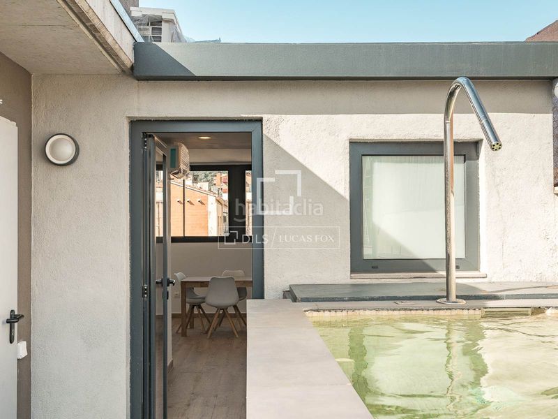 Foto cdb666f4-a24c-475b-b1dd-95f5bdd5cda3. Àtic amb calefacció aparcament piscina a Putget - Farró Barcelona