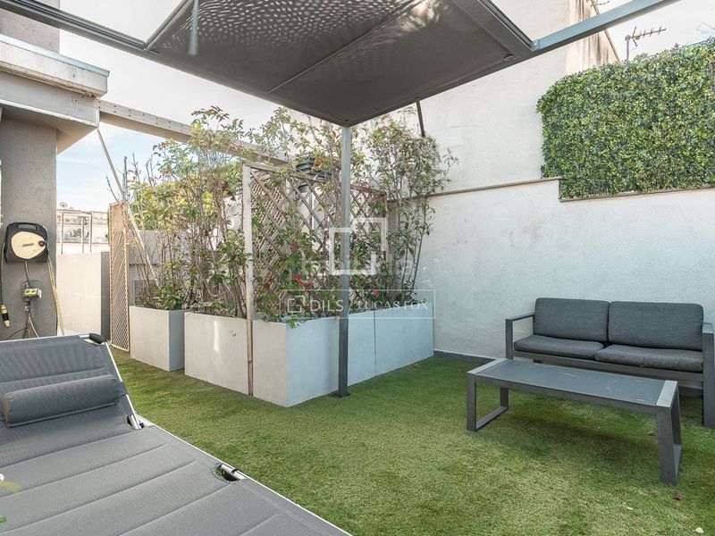 Foto d9fe6bbd-45f1-4fce-86df-1daf4485c1c8. Àtic amb calefacció aparcament piscina a Putget - Farró Barcelona