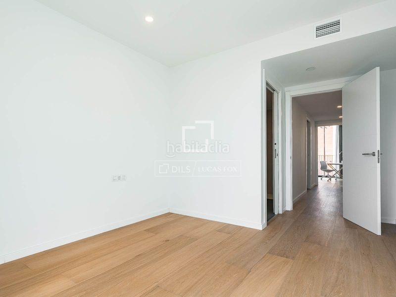 Foto f1086250-4910-4d3e-917b-602708da1101. Àtic amb calefacció aparcament piscina a Putget - Farró Barcelona