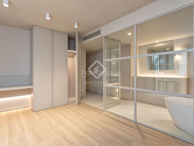 Foto 25b19a8b-feb8-4556-8c79-036a95c005ba. Àtic amb calefacció aparcament a Centre-Barri Vell Girona