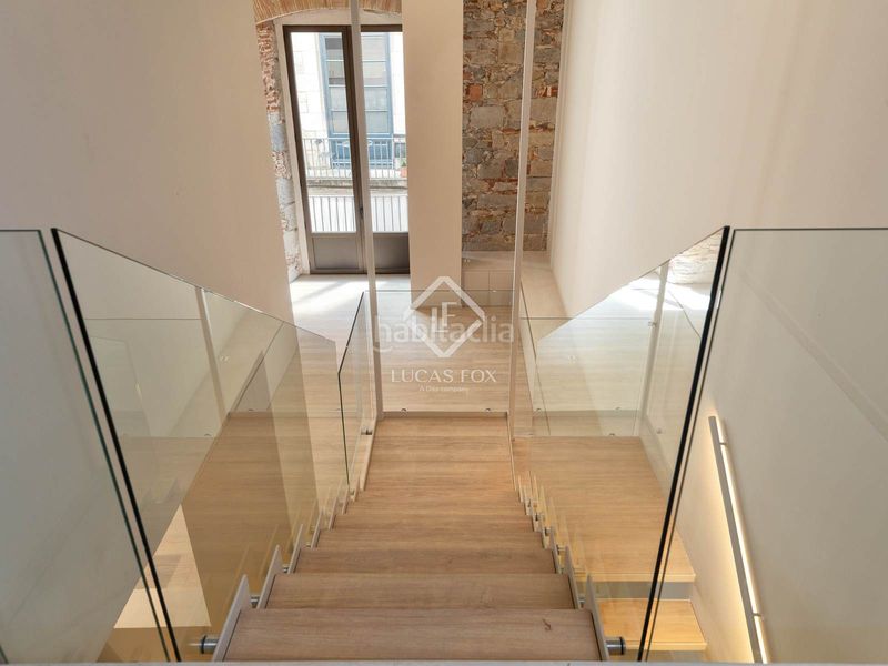 Foto 2eb4d89e-50d7-43ad-83e3-928a0631035a. Àtic amb calefacció aparcament a Centre-Barri Vell Girona