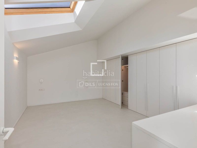 Foto 507cf029-b75a-4fa4-8808-a8e769b4f7ce. Àtic amb calefacció aparcament a Centre-Barri Vell Girona