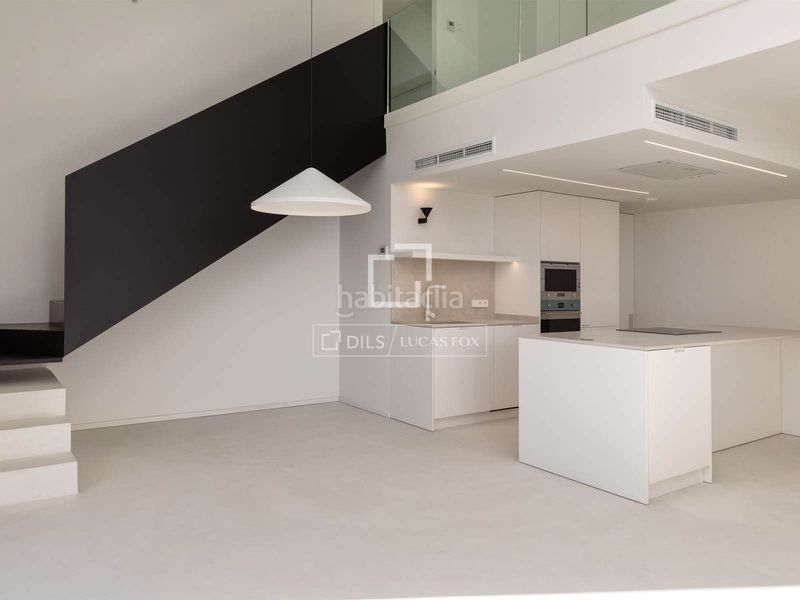 Foto 5bfb7d88-2a67-496a-bc04-15be8cea9c01. Àtic amb calefacció aparcament a Centre-Barri Vell Girona