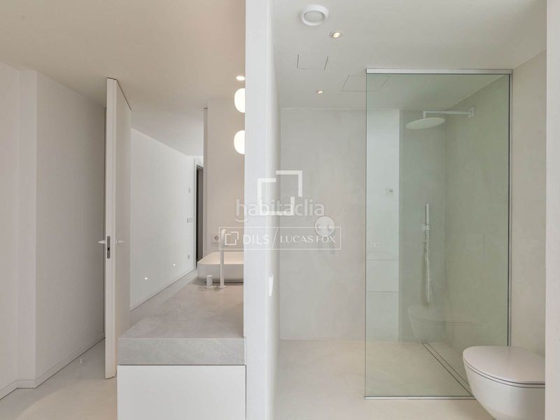 Foto 693d1503-3580-4540-8032-0f62c0b3aaa0. Àtic amb calefacció aparcament a Centre-Barri Vell Girona