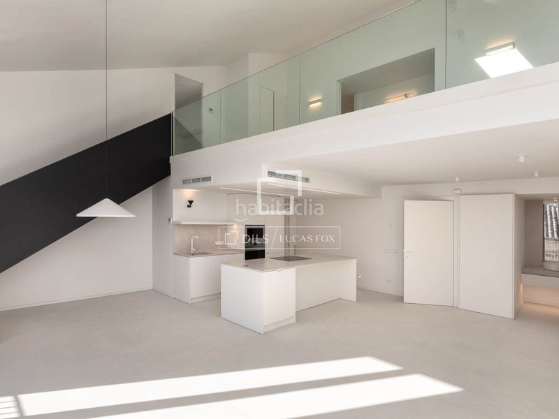 Foto 72557541-3104-4325-a0cd-c8b129b19b14. Àtic amb calefacció aparcament a Centre-Barri Vell Girona