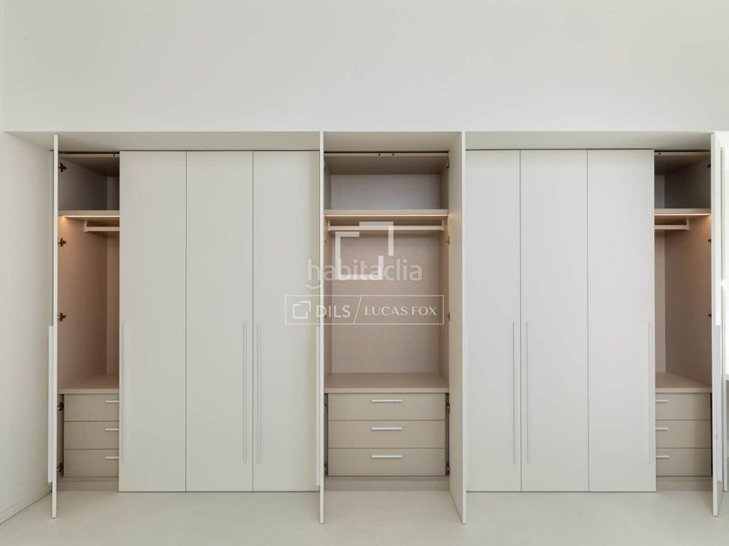 Foto 738dacdd-d6af-4671-b85a-e2ab9b042a1c. Àtic amb calefacció aparcament a Centre-Barri Vell Girona