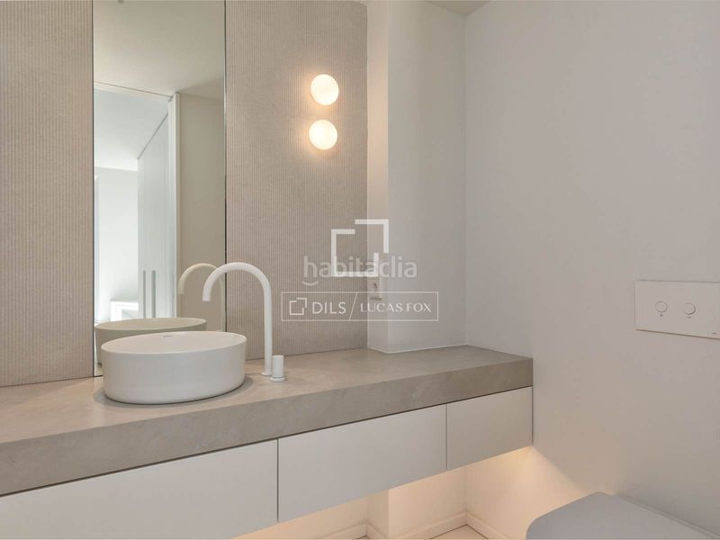 Foto 8faf34da-531c-483b-89c4-f33dfe9c60b7. Àtic amb calefacció aparcament a Centre-Barri Vell Girona