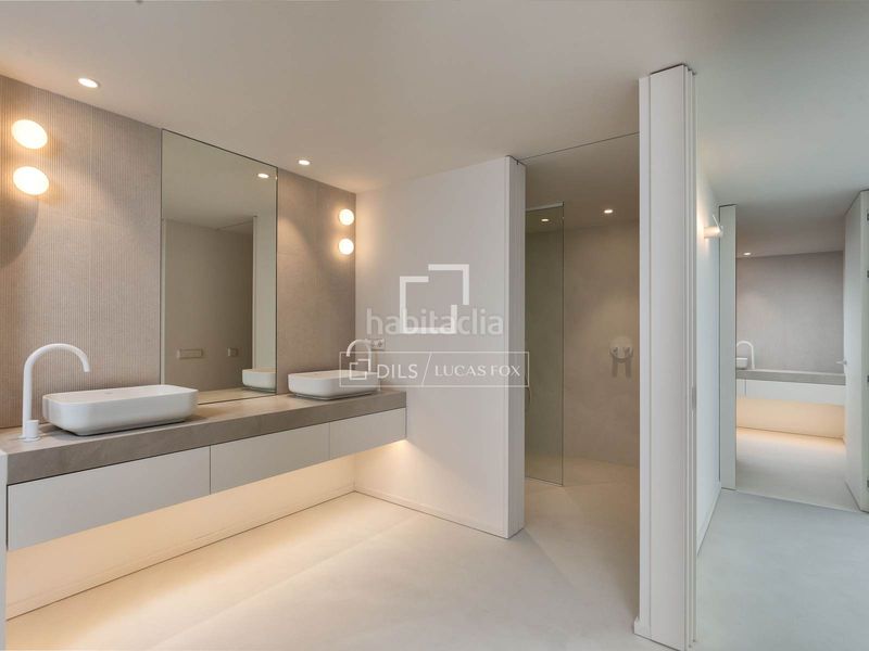 Foto 9882293c-f162-4fea-a470-4edcbb6afd37. Àtic amb calefacció aparcament a Centre-Barri Vell Girona