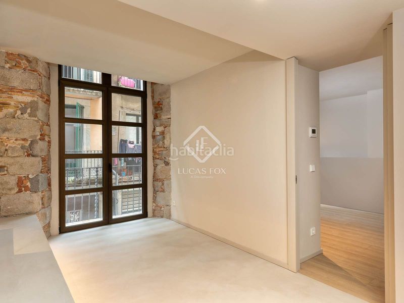 Foto 9d807c99-7199-4a4b-b87f-ed0f7f05f2a2. Àtic amb calefacció aparcament a Centre-Barri Vell Girona