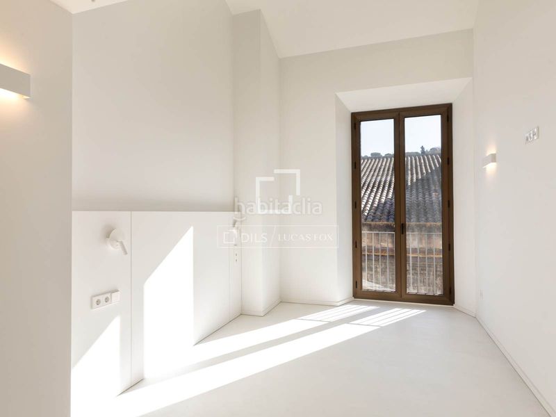 Foto a0c915ed-8f69-459e-beb7-01e87d431c5a. Àtic amb calefacció aparcament a Centre-Barri Vell Girona