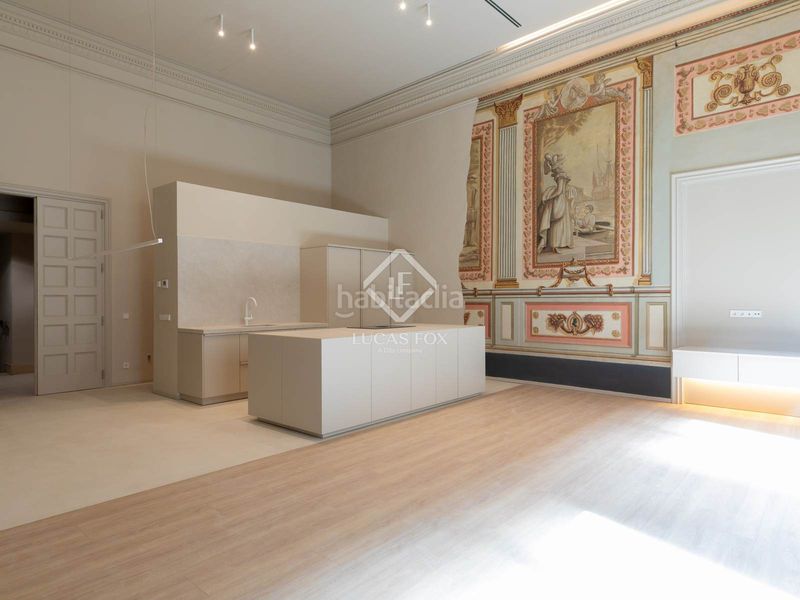 Foto a32dee6b-6d2b-4e92-8666-5dcc2e11de1a. Àtic amb calefacció aparcament a Centre-Barri Vell Girona