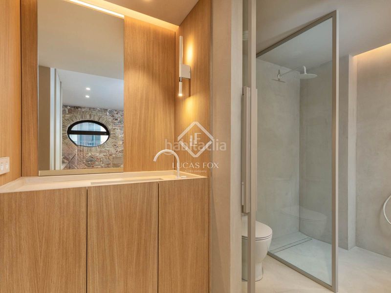 Foto a955443e-e4a7-4851-b05e-ef32810f6613. Àtic amb calefacció aparcament a Centre-Barri Vell Girona