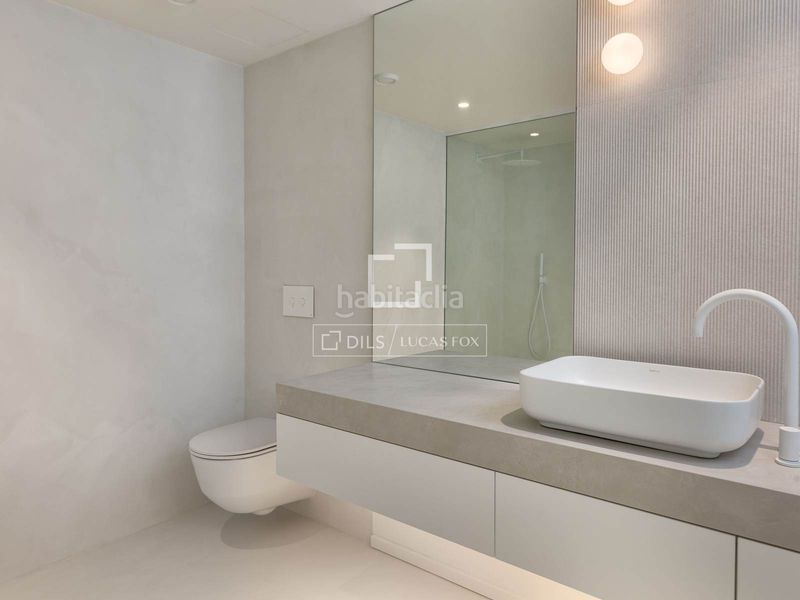 Foto ce7caae0-a28c-4e4b-979e-e717d6e72dec. Àtic amb calefacció aparcament a Centre-Barri Vell Girona