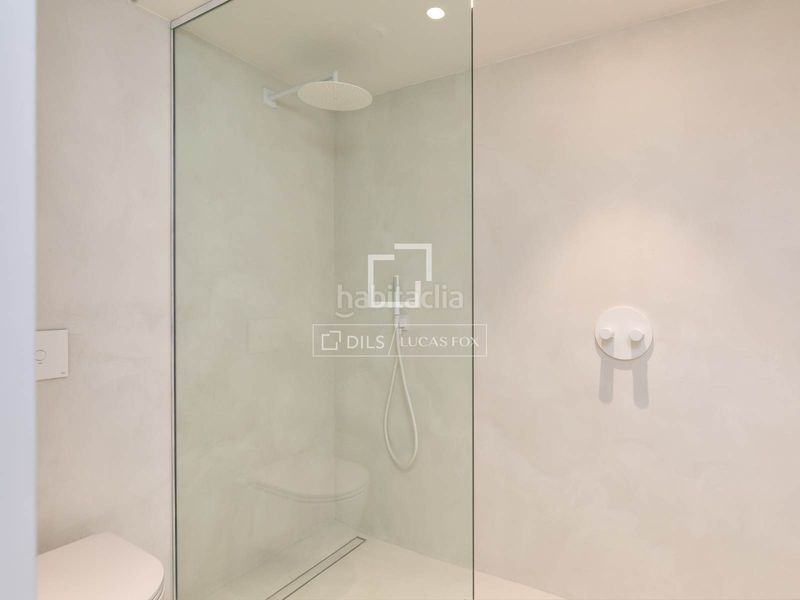 Foto cecf30ee-7f80-4cfb-8c78-e64f33d36b3d. Àtic amb calefacció aparcament a Centre-Barri Vell Girona