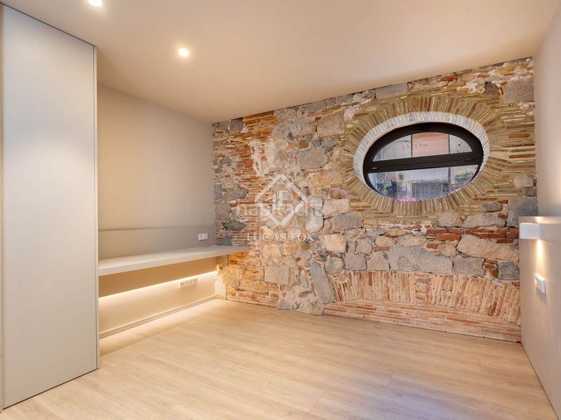 Foto 81950fad-55d1-481a-8b78-64be8cb1c473. Àtic amb calefacció aparcament a Centre-Barri Vell Girona