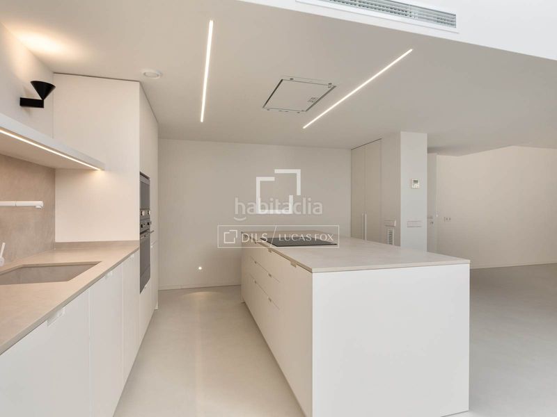 Foto ad5a2068-8bab-4611-8c03-78e3850708ad. Àtic amb calefacció aparcament a Centre-Barri Vell Girona