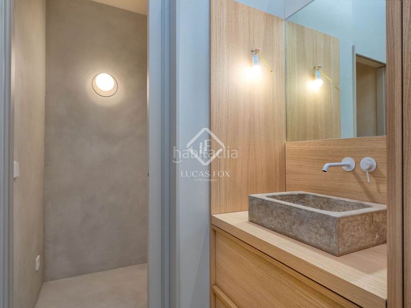 Foto ccb002c1-241b-454f-9e2a-344601917719. Àtic amb calefacció aparcament a Centre-Barri Vell Girona