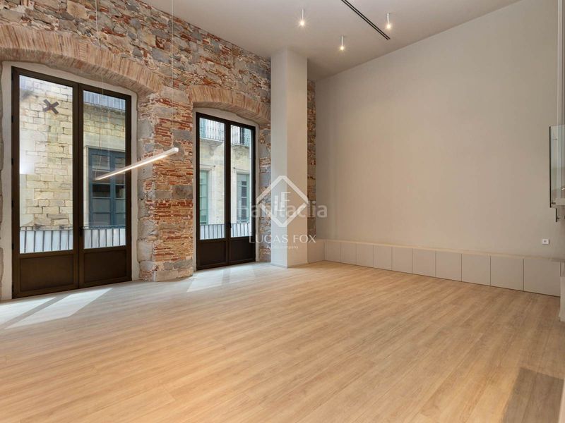 Foto d0fff043-930c-4222-8b0b-f7e06e8b5c64. Àtic amb calefacció aparcament a Centre-Barri Vell Girona