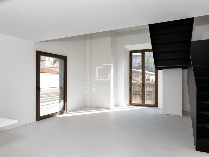 Foto 31bc5d1f-2a87-4067-aa36-e3cdcc6d5a32. Àtic amb calefacció aparcament a Centre-Barri Vell Girona