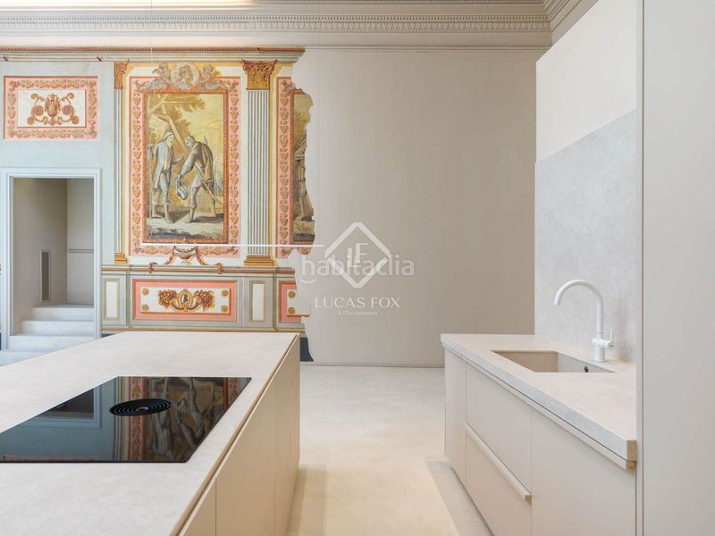 Foto 8e2b1eee-20a7-4dd0-a1c7-90d58874b2e3. Àtic amb calefacció aparcament a Centre-Barri Vell Girona