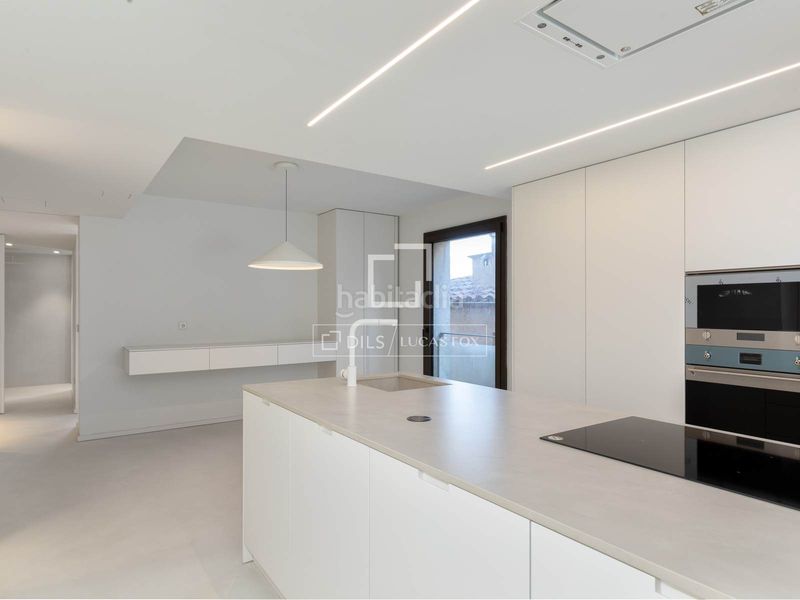 Foto 905dfb1c-55da-4d42-8aeb-7784b0723ed3. Àtic amb calefacció aparcament a Centre-Barri Vell Girona