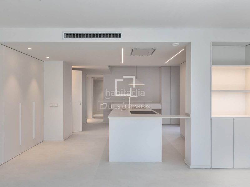 Foto 942a02bd-adfc-4575-9cad-52b03b7f317f. Àtic amb calefacció aparcament a Centre-Barri Vell Girona