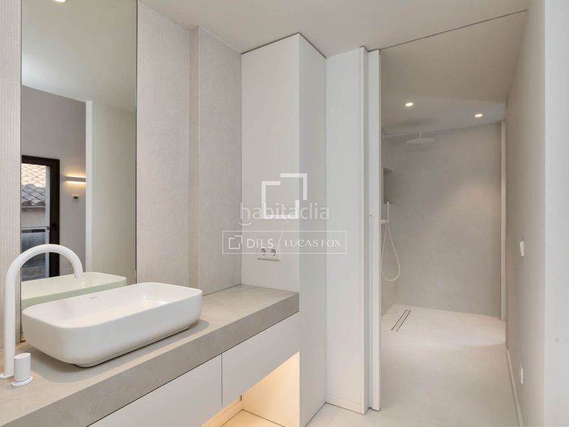 Foto c77c41ae-61b2-408d-bd29-e3427ee2b786. Àtic amb calefacció aparcament a Centre-Barri Vell Girona