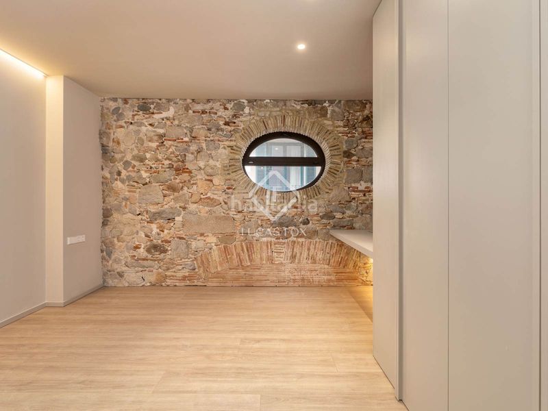 Foto e1a3363d-1633-4a5c-8ec7-6f530dbcb5ee. Àtic amb calefacció aparcament a Centre-Barri Vell Girona