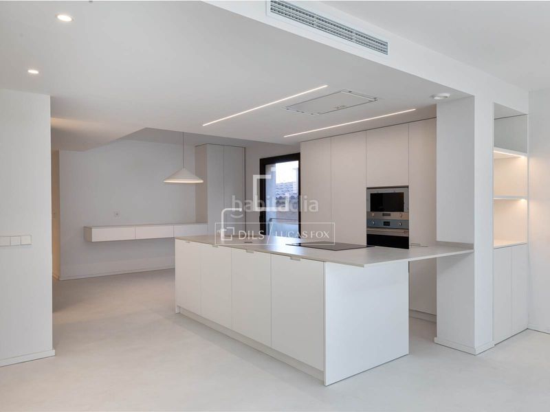 Foto f85e22ea-050e-4846-a9ad-5997a8b56ed1. Àtic amb calefacció aparcament a Centre-Barri Vell Girona