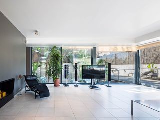 Xalet a Valldoreix. Casa en excelentes condiciones de 6 dormitorios en venta en vall
