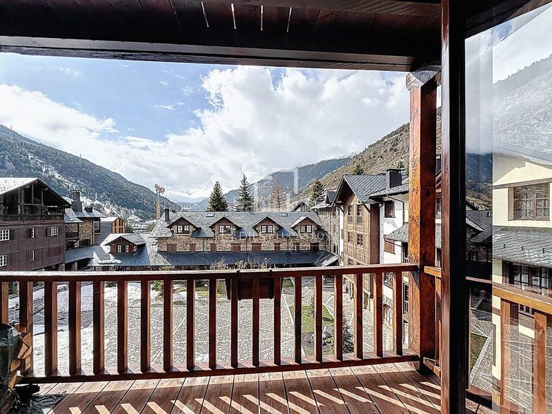 Foto aa32683c-24d1-4731-a2bb-6311c3be27e7. Piso  en excelentes condiciones de 2 dormitorios en venta en El Tarter, andorra en Canillo