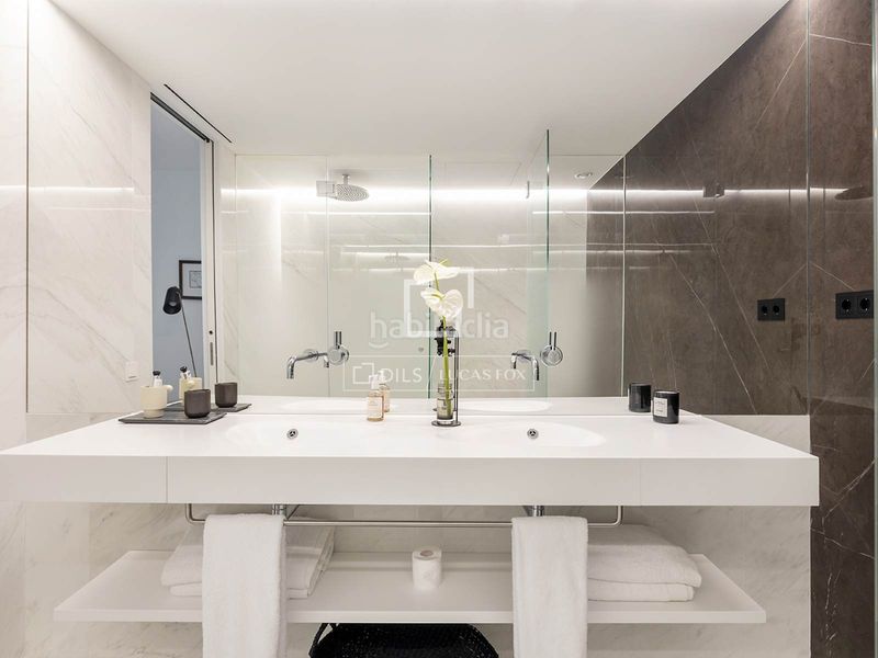 Foto 5c19f381-b43c-4bbf-8b26-549f44e4dbb2. Pis amb calefacció aparcament piscina a Besòs - Maresme Barcelona