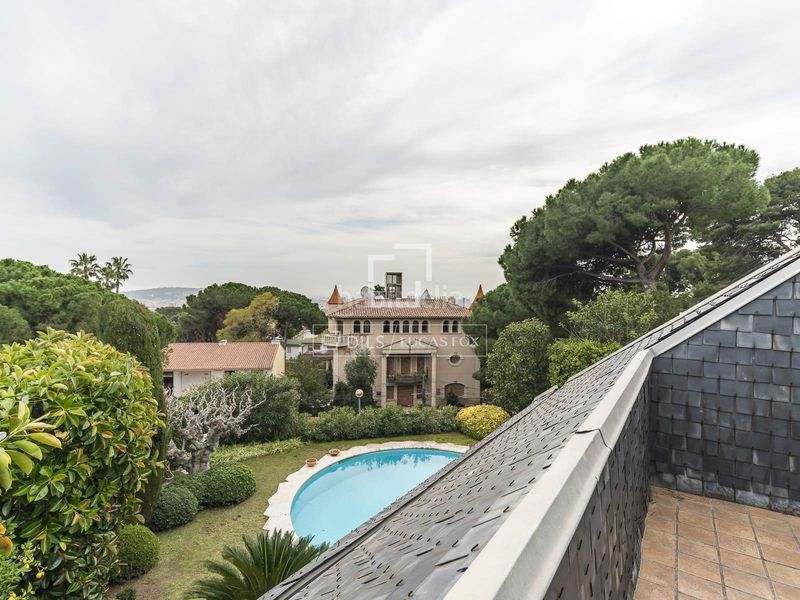 Foto c43d022f-ef7e-40d8-b8d6-dfb7a1f5b2b9. Xalet amb calefacció aparcament piscina a Pedralbes Barcelona