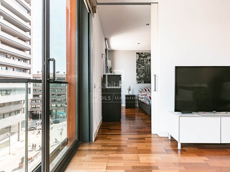 Foto 011f477c-8823-40b5-a559-1b50a677adbf. Pis amb calefacció aparcament piscina a Poblenou Barcelona