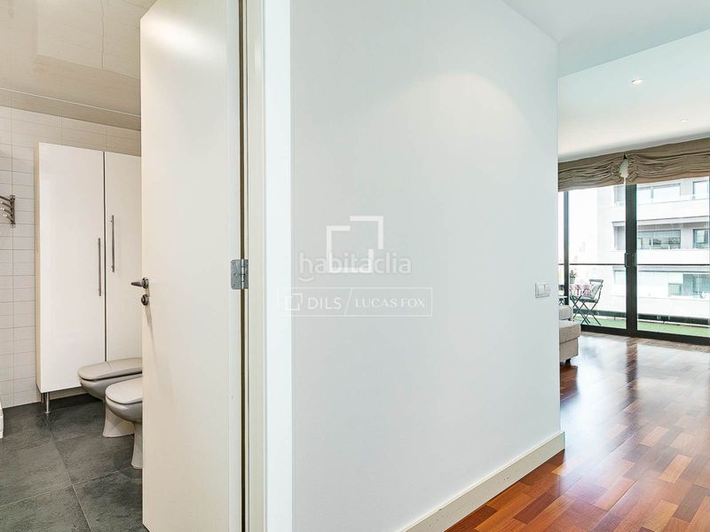 Foto 1359289c-856e-4d13-8715-349ef8416e71. Pis amb calefacció aparcament piscina a Poblenou Barcelona