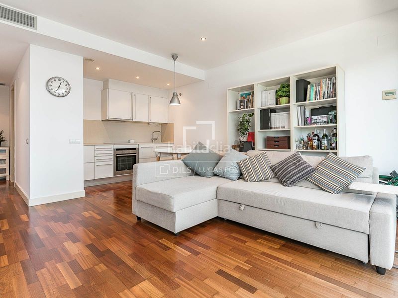 Foto 522d5269-6781-4514-a088-7489c8e118c2. Pis amb calefacció aparcament piscina a Poblenou Barcelona