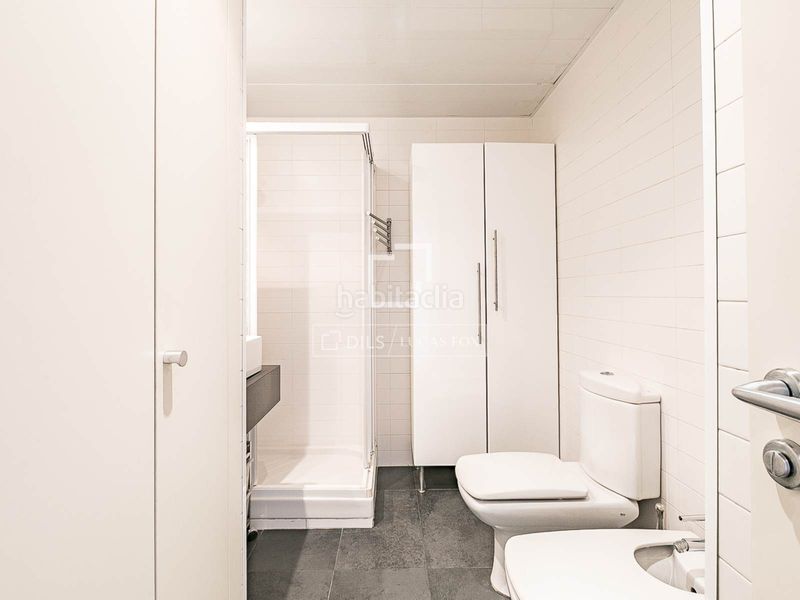 Foto 673f1723-1e55-428b-beec-aff55b827cbd. Pis amb calefacció aparcament piscina a Poblenou Barcelona