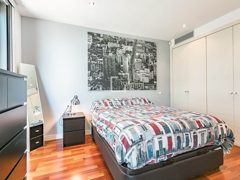 Foto 75a032f1-ec86-4934-9cf5-ea0418b6a8fb. Pis amb calefacció aparcament piscina a Poblenou Barcelona