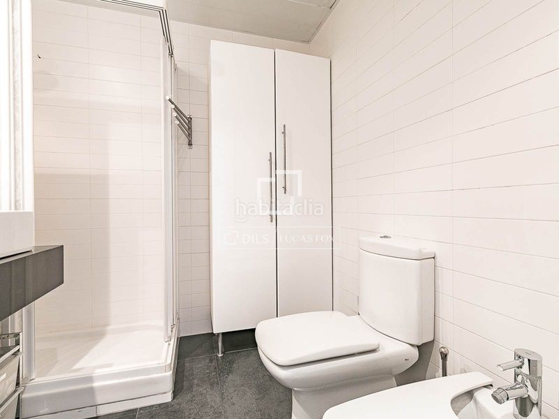 Foto bf0be9c1-c8cb-428d-92dd-de641cc95adb. Pis amb calefacció aparcament piscina a Poblenou Barcelona