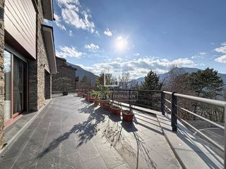 Chalet in Engolasters. Espectacular villa de 667m con cinco dormitorios en venta en esc