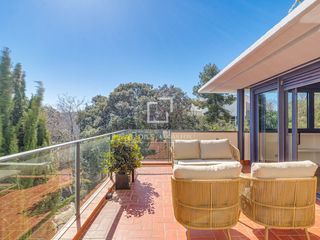 Affitto Chalet in Sarrià. Casa de 5 habitaciones, con terraza y jardin en alquiler en sarr